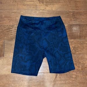 Permit Yoga Spandex High Waisted Shorts Navy Snake Size Large